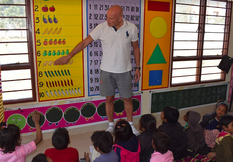 tour-listing-details-slide