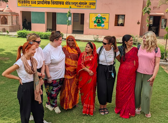 tour-listing-details-slide