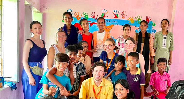 tour-listing-details-slide