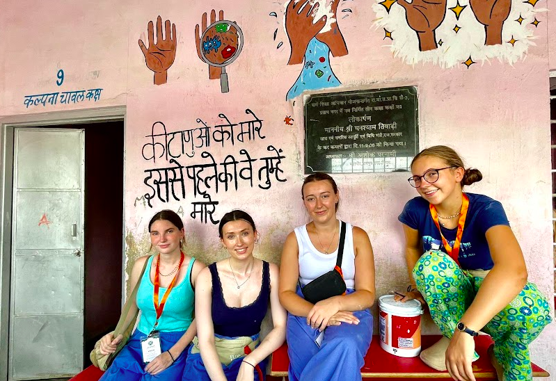 tour-listing-details-slide